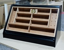 Humidor sobremesa modelo Palmera lacado